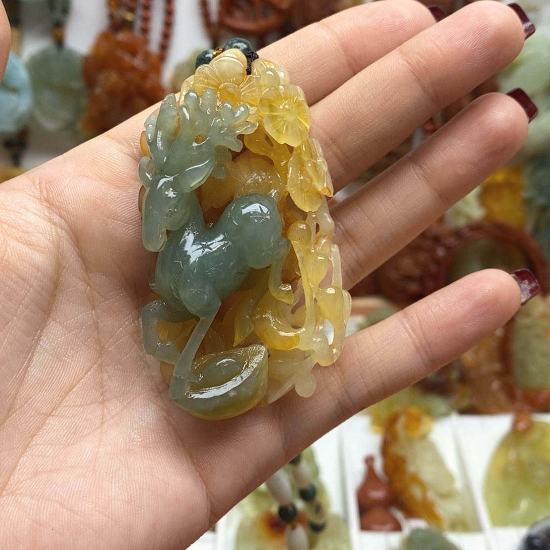 蛇纹石玉颈饰未镶嵌金**l