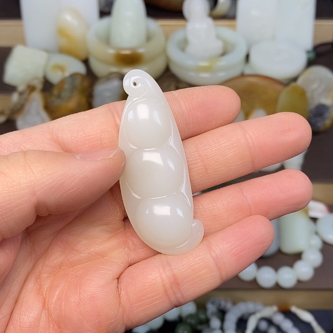 和田玉未镶嵌颈饰5