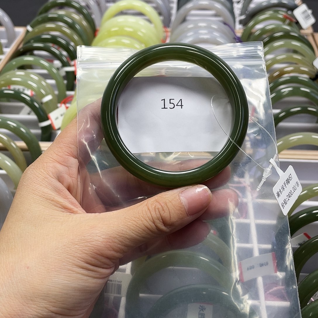 和田玉（糖玉）手镯未镶嵌154圈口57