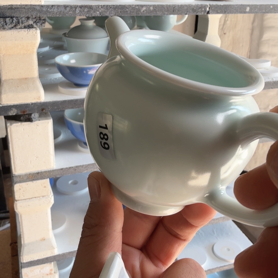 汝窑天真釉色微瑕喜欢的可以拍