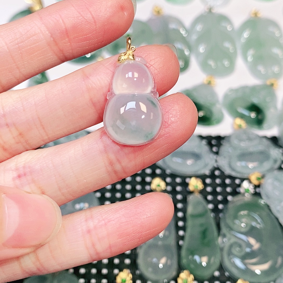 “***”翡翠18K金镶嵌颈饰