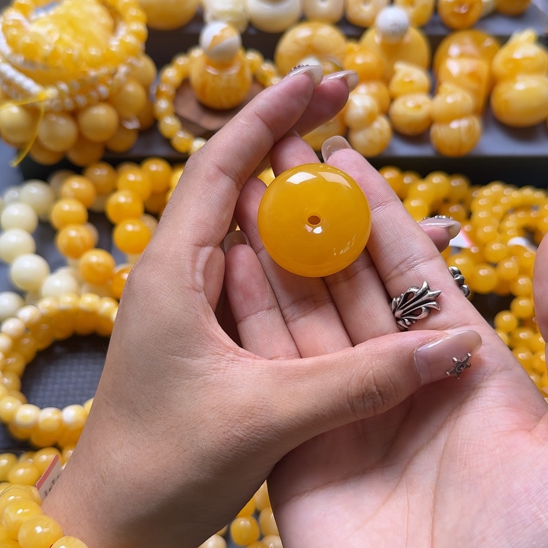 未镶嵌蜜蜡珠宝奇石