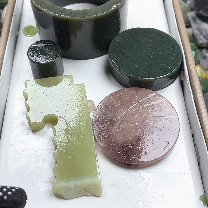 和田玉（糖玉）和田玉边角料9K金镶嵌用****7