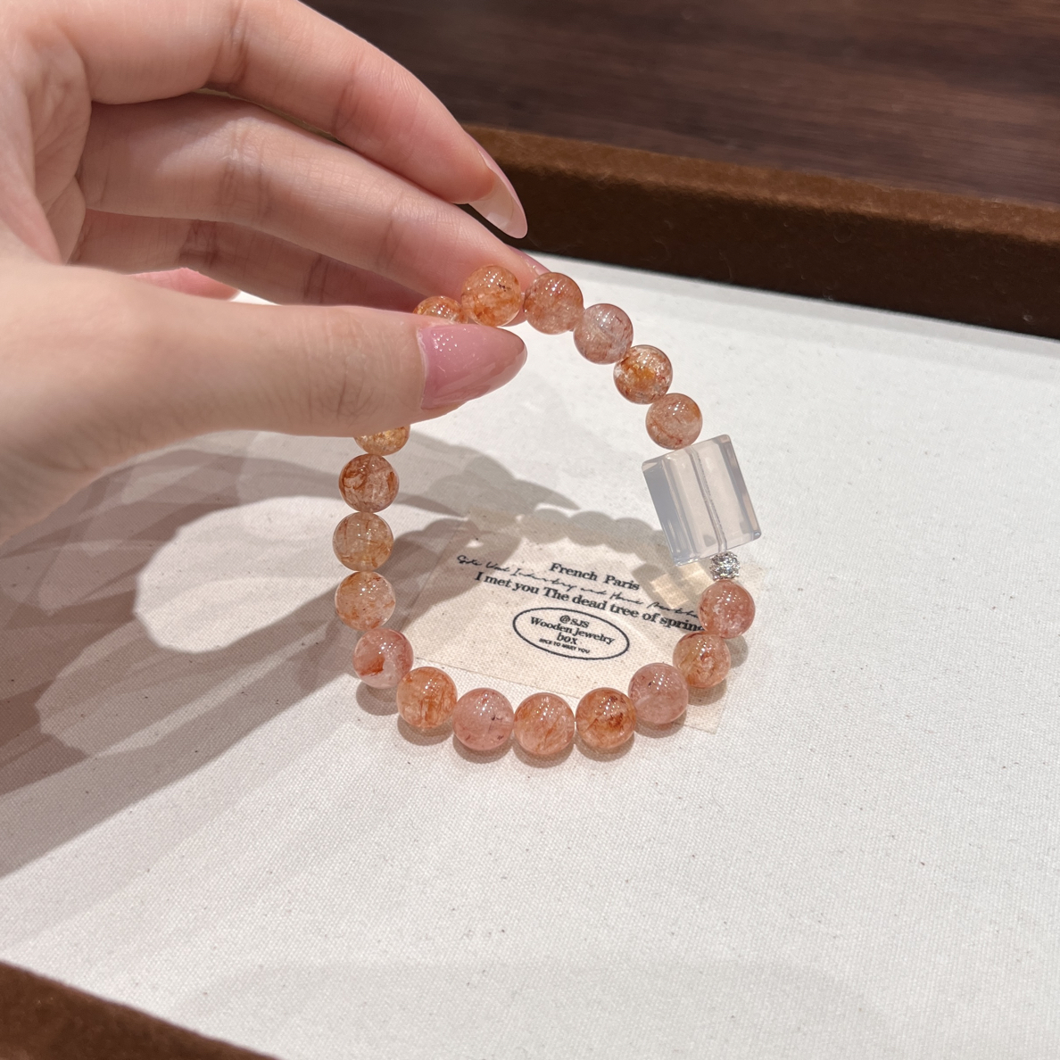 【Solis02】红胶花无事牌-白水晶