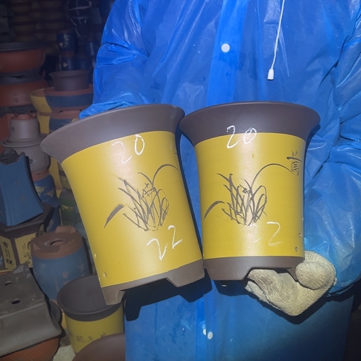 紫砂花盆紫砂花盆和一