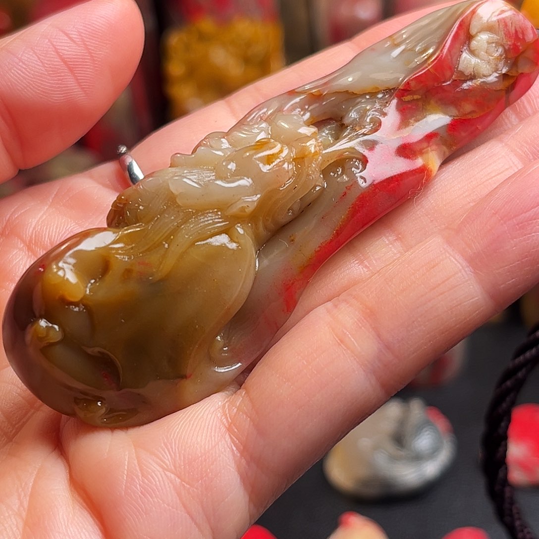 昌化石其他田黄鸡血石手玩件