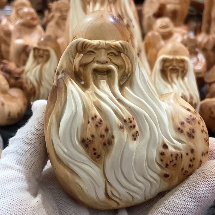 柏木（崖柏）交****族留疤寿星