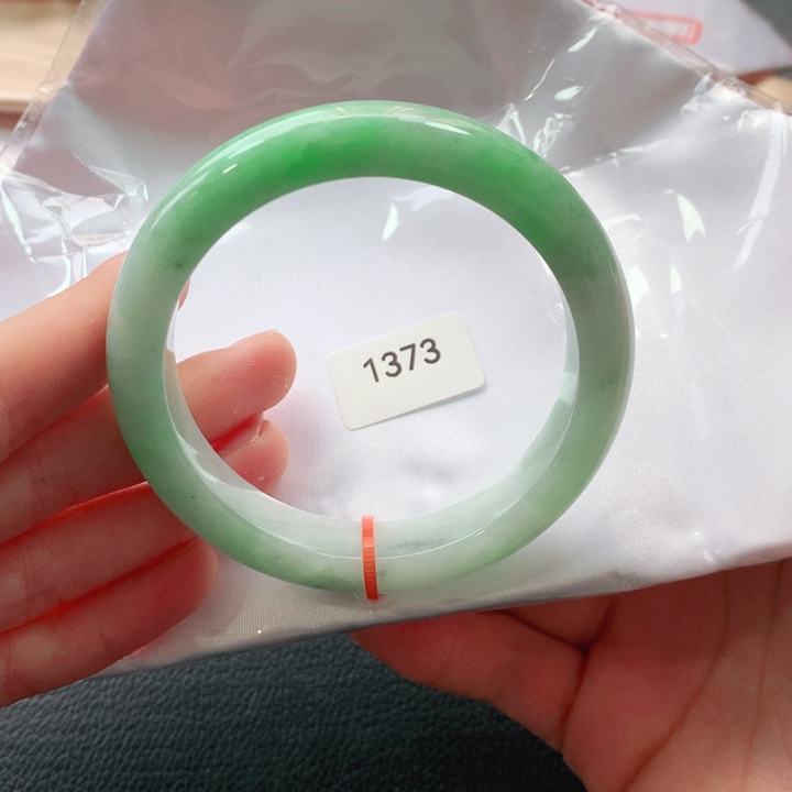 翡翠手镯未镶嵌天然翡翠手镯01