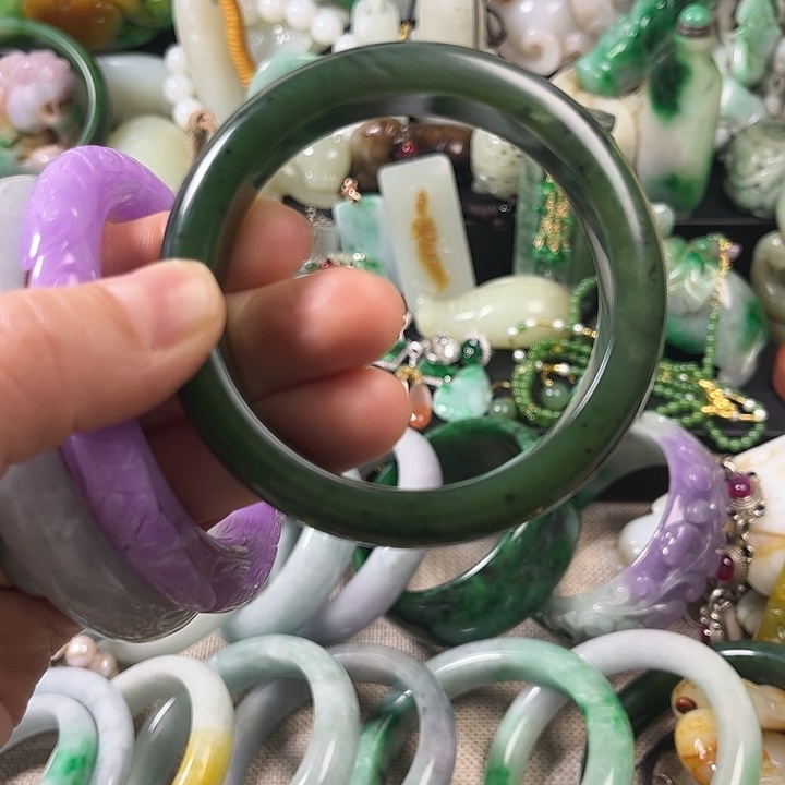 ****妈翡翠未镶嵌颈饰翡翠未镶嵌颈饰