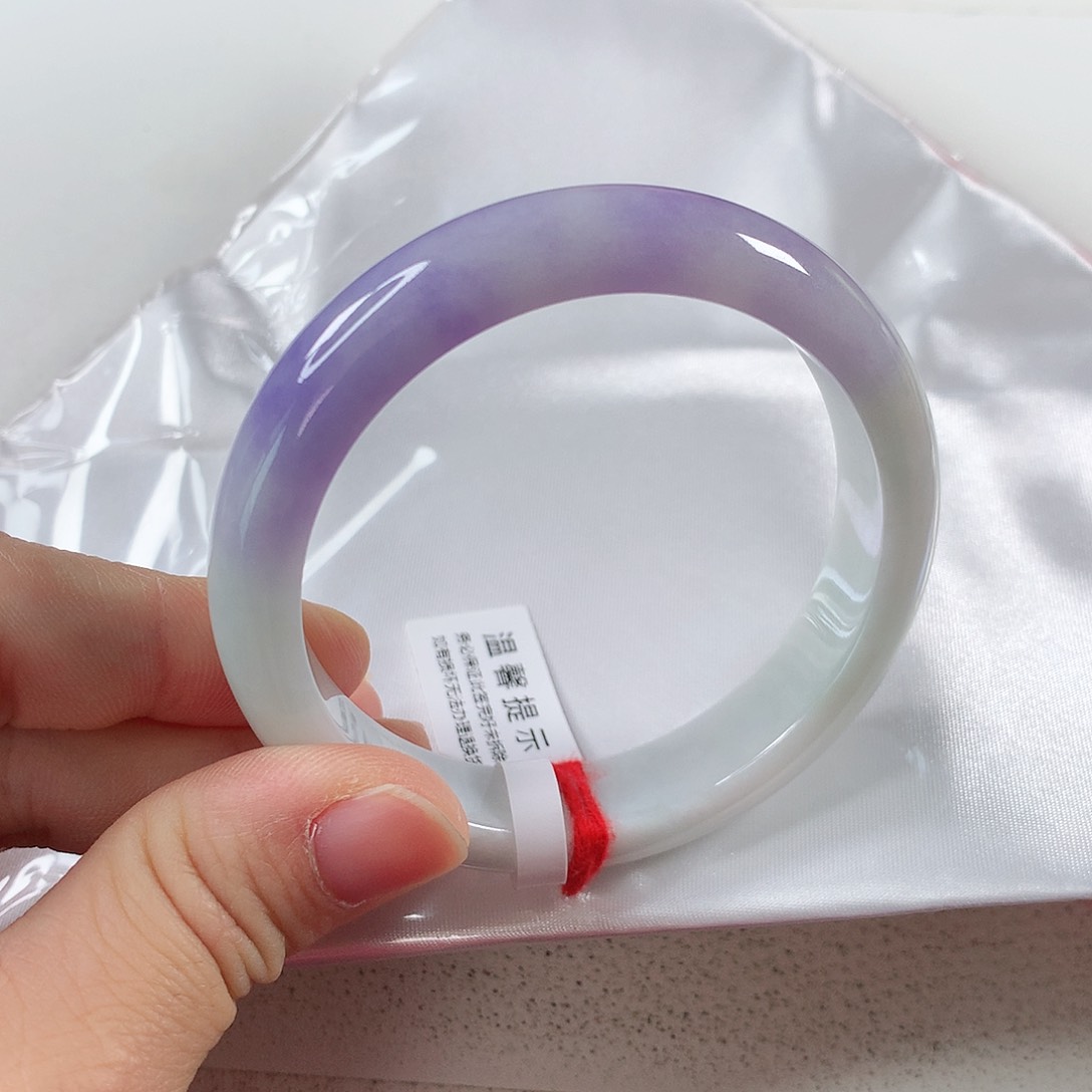 翡翠手镯未镶嵌①⑧②