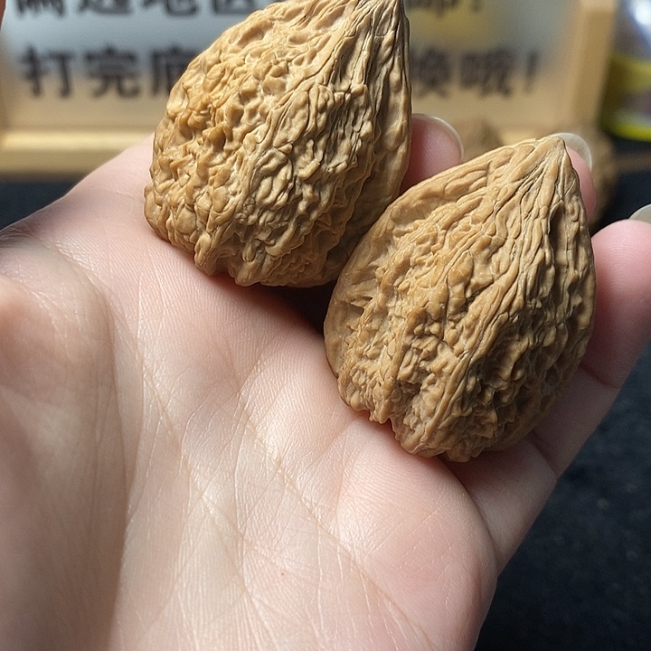 文玩核桃吊坠塔尖