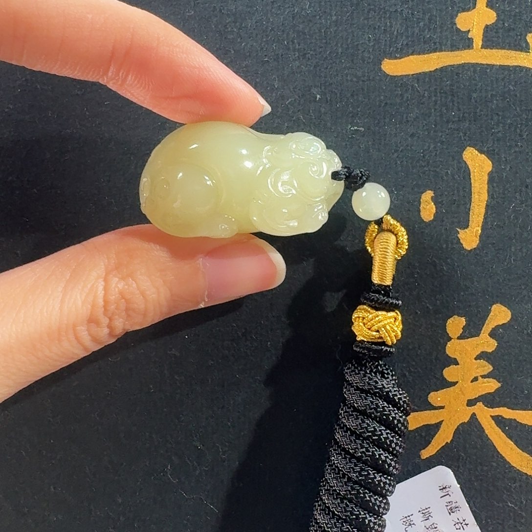 和田玉未镶嵌颈饰若羌黄口