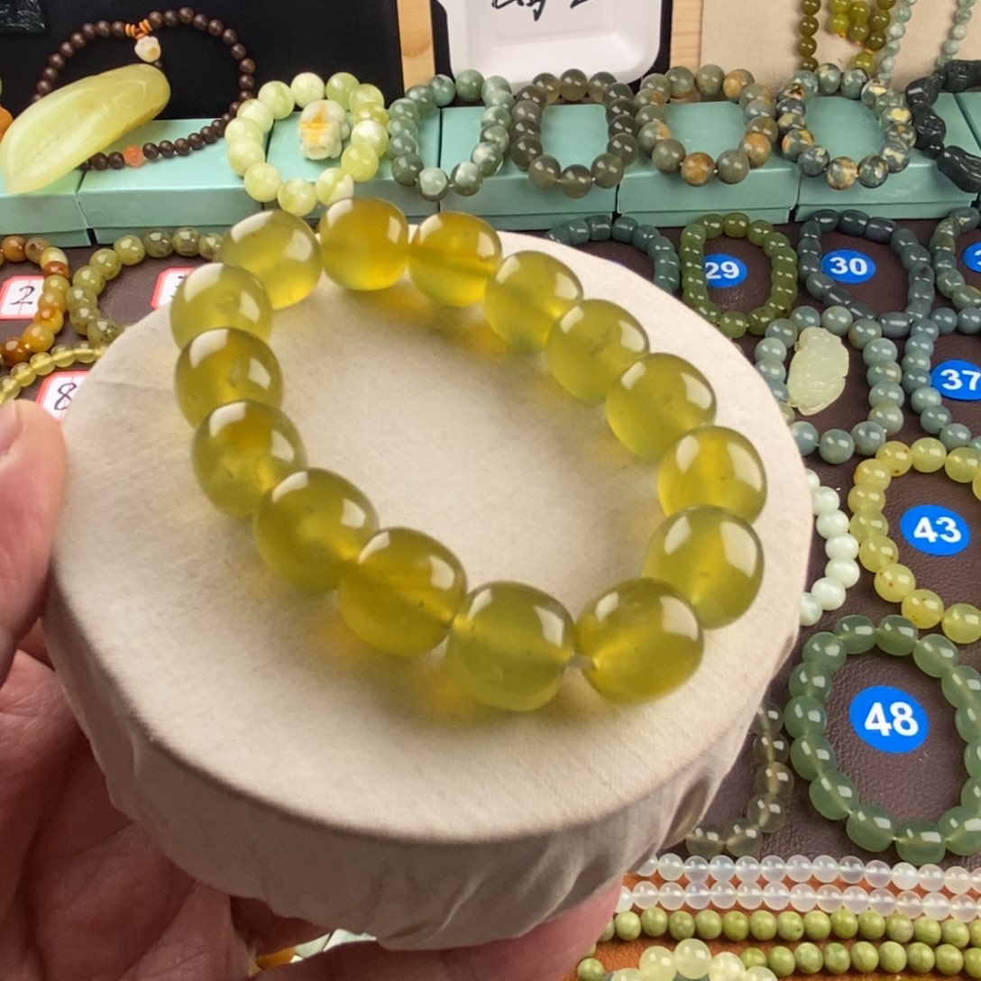 蛇纹石玉手串未镶嵌