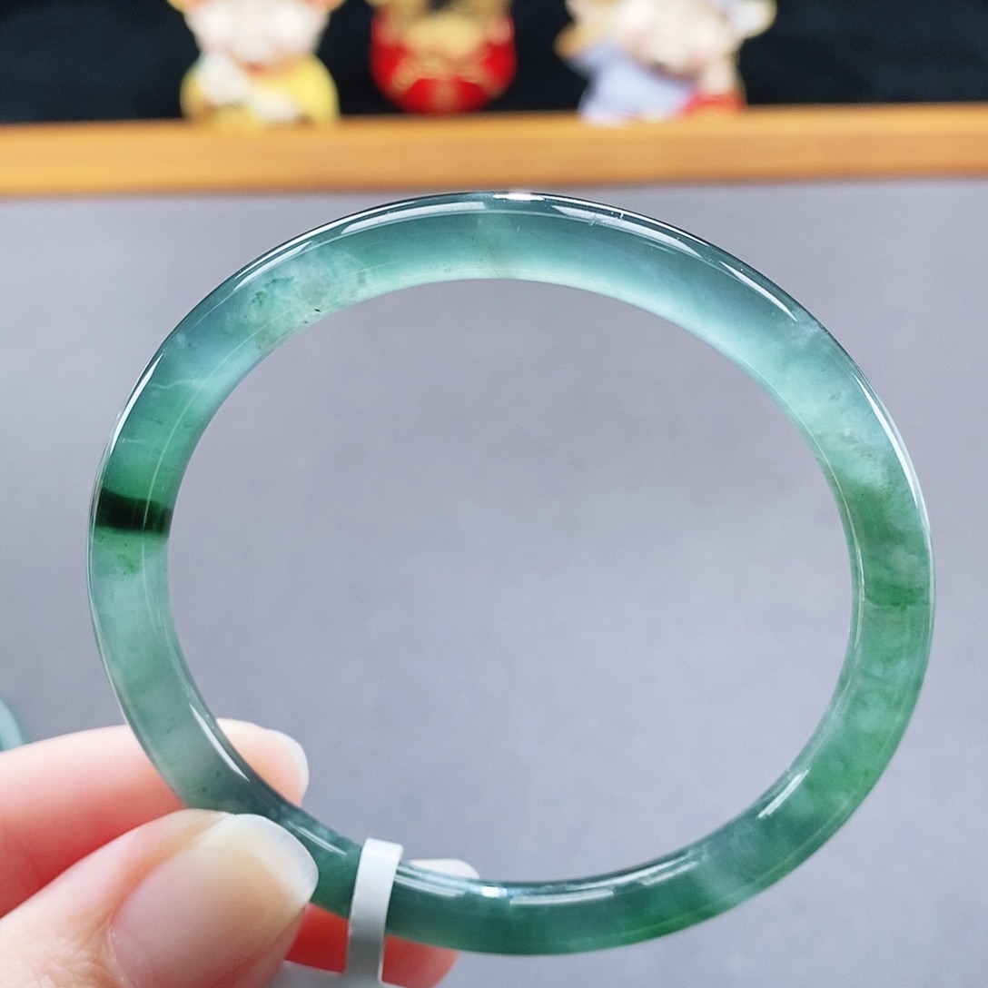 翡翠未镶嵌手镯130