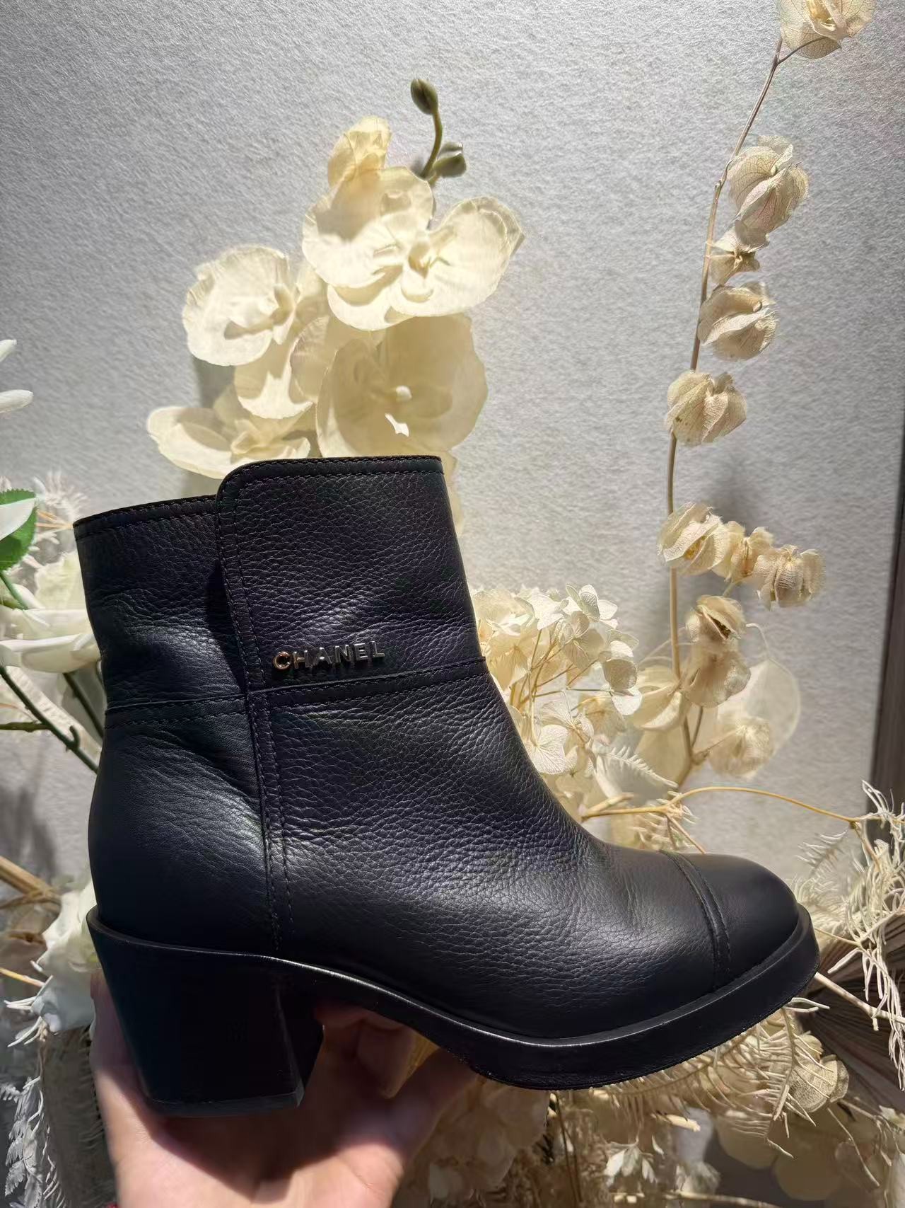 99新 Chanel/香奈儿 香奈儿黑色短靴38