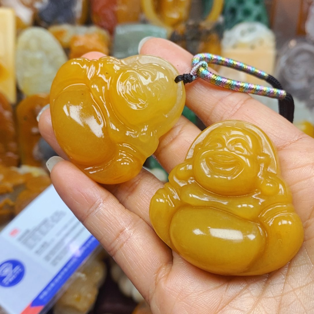 石英质玉（黄龙玉）未镶嵌颈饰