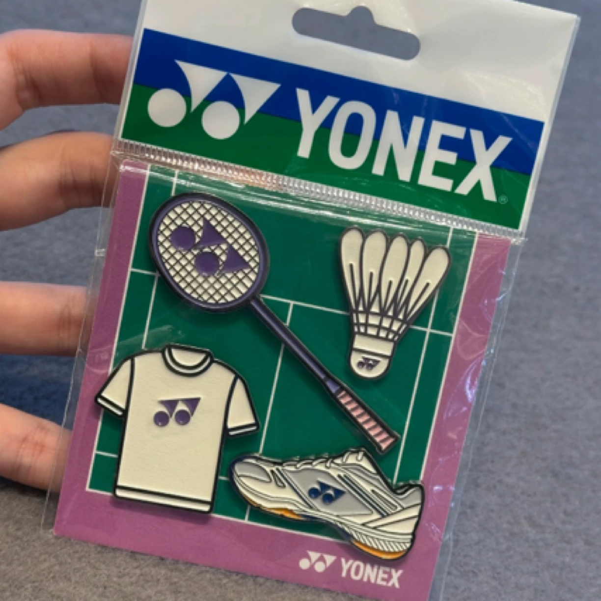 正品尤尼克斯 羽毛球拍别针徽章 锌合金 挂件 YONEX AC013095CR