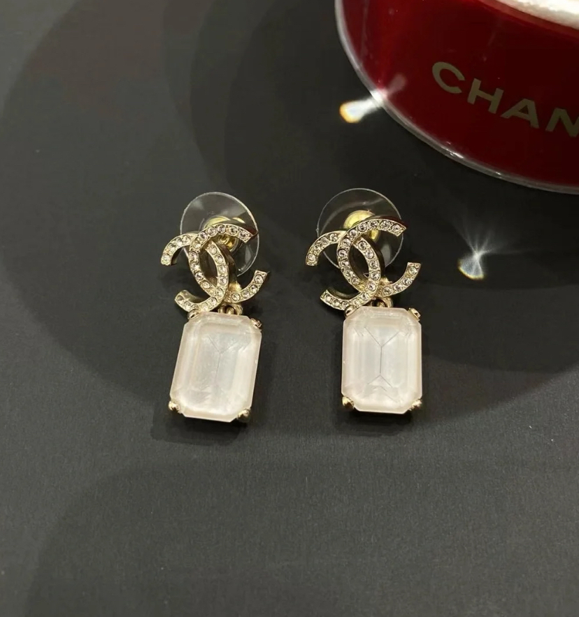 全新未使用 Chanel/香奈儿 经典 时尚 方糖 琉璃 镶钻 香槟金耳钉