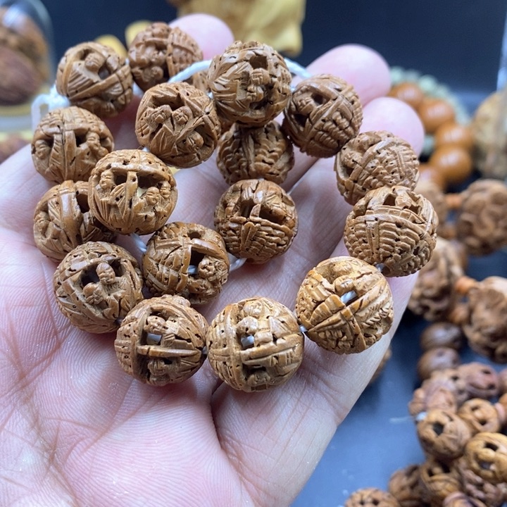 世***，金玉满堂之时也有一