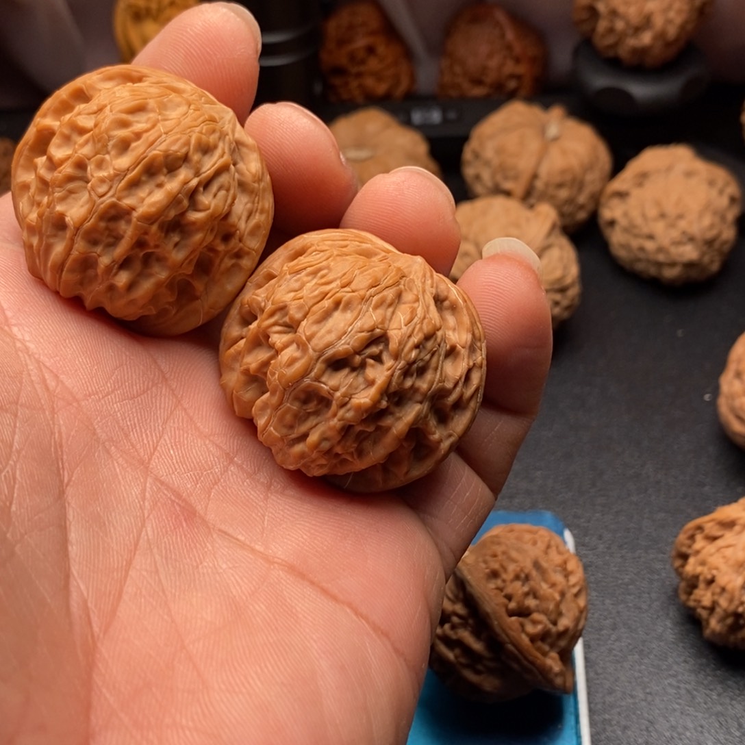 二***六桃核吊坠文玩核头