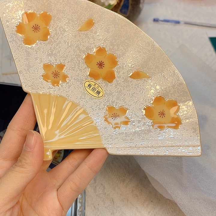 瓷片The first thing