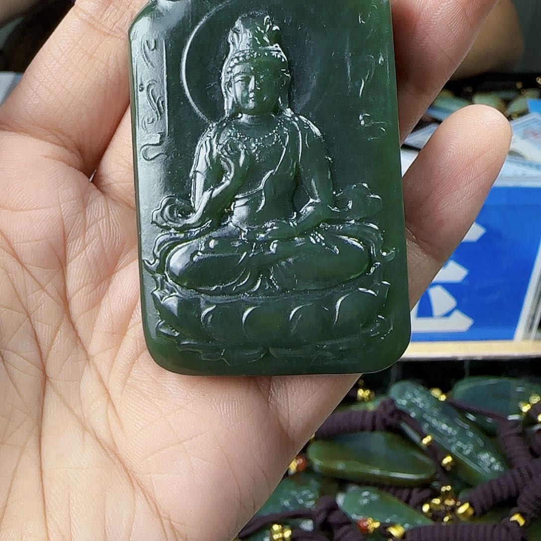 和田玉未镶嵌挂件