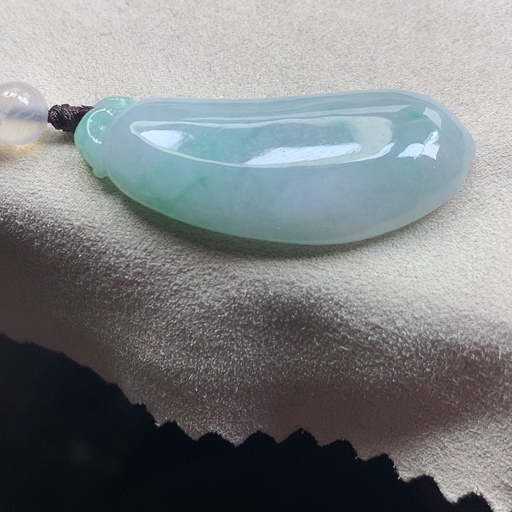 翡翠颈饰未镶嵌吊坠