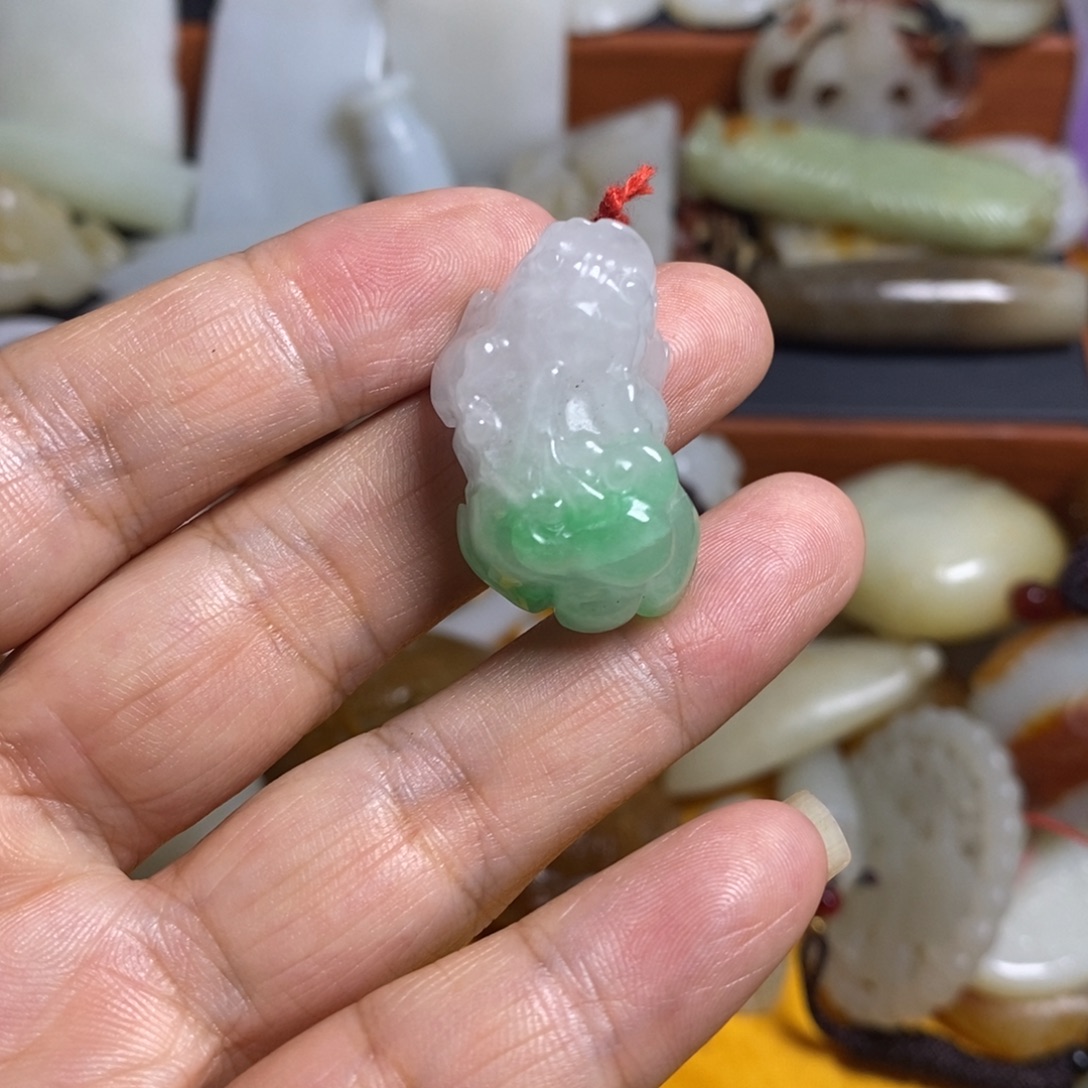颈饰未镶嵌和田玉（糖玉）