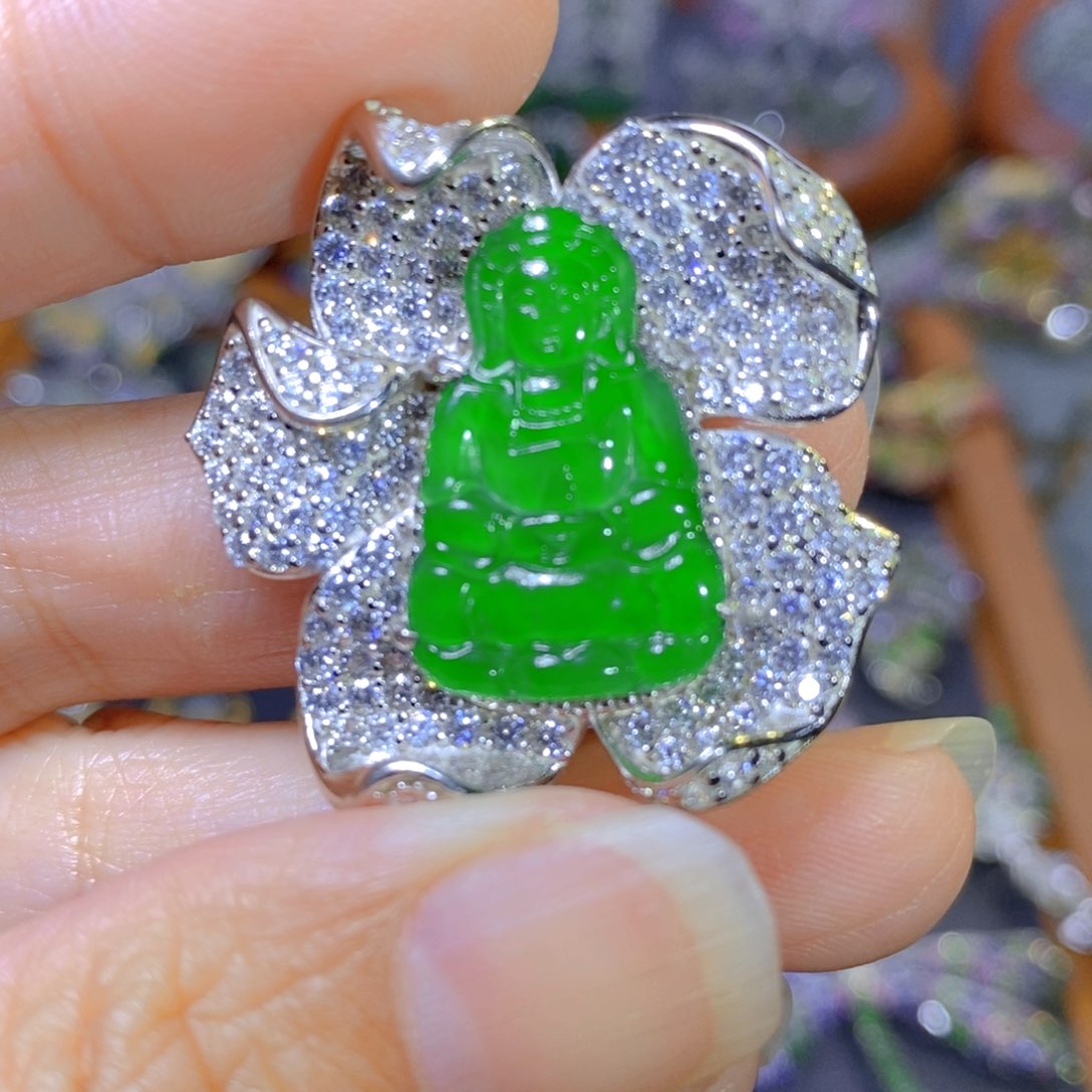 翡翠颈饰银S925镶嵌天然翡翠