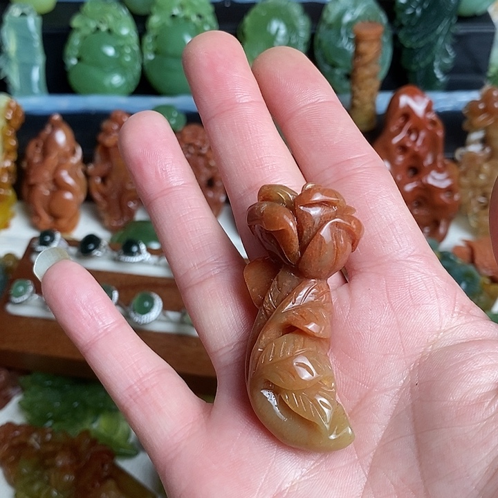 未镶嵌蛇纹石玉颈饰