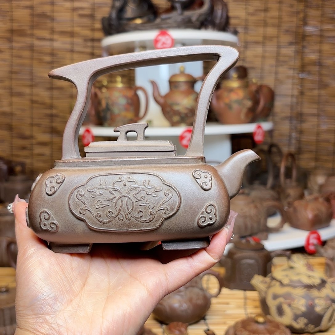 紫砂茶壶当**月紫砂老壶