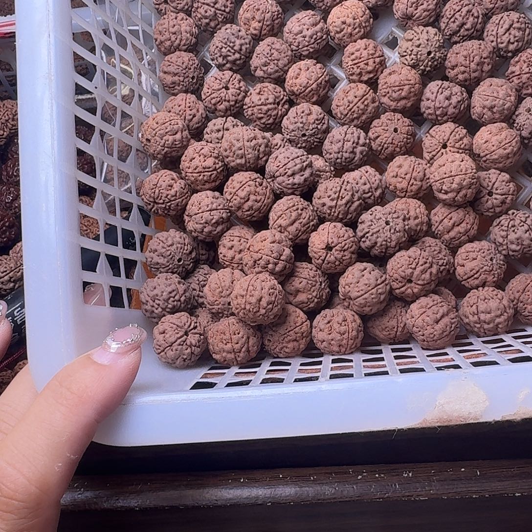 钱***锦吊坠金刚菩提112颗黄身有瑕疵
