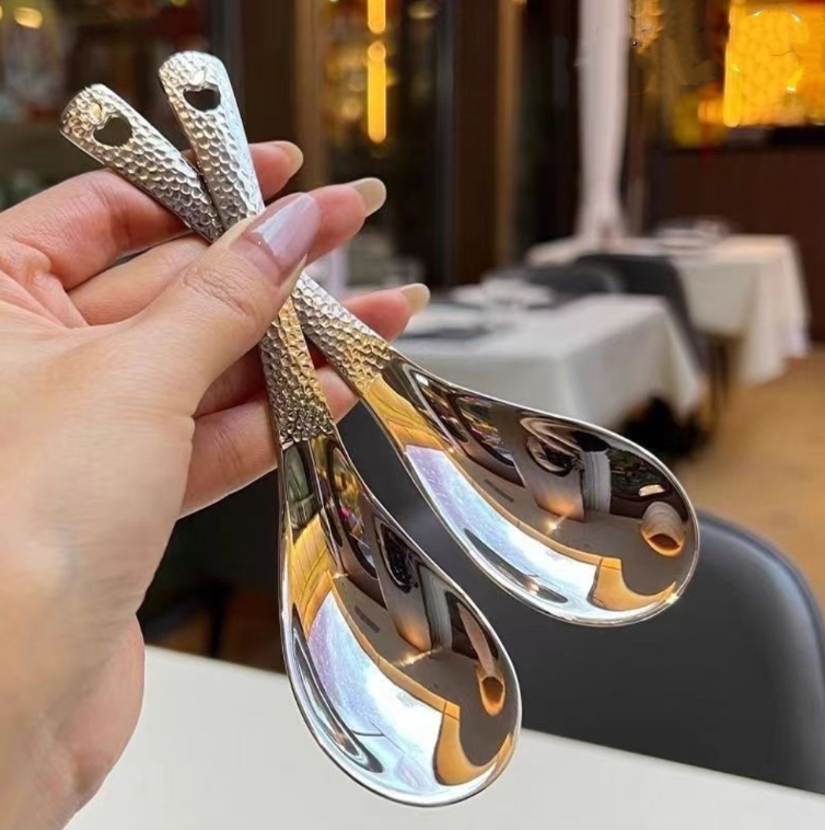 【福利补贴】304不锈钢勺子锤纹勺家用加厚餐勺【拍一发二】z