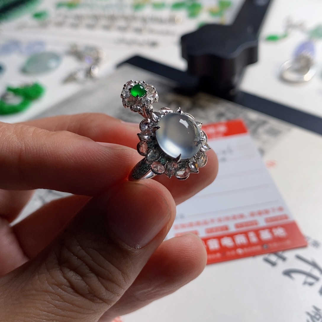 翡翠颈饰18K金镶嵌玻璃种蛋面吊坠戒指两用款