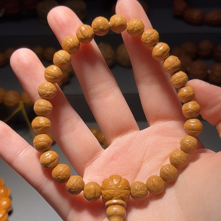 文玩核桃把件凤眼雕刻156