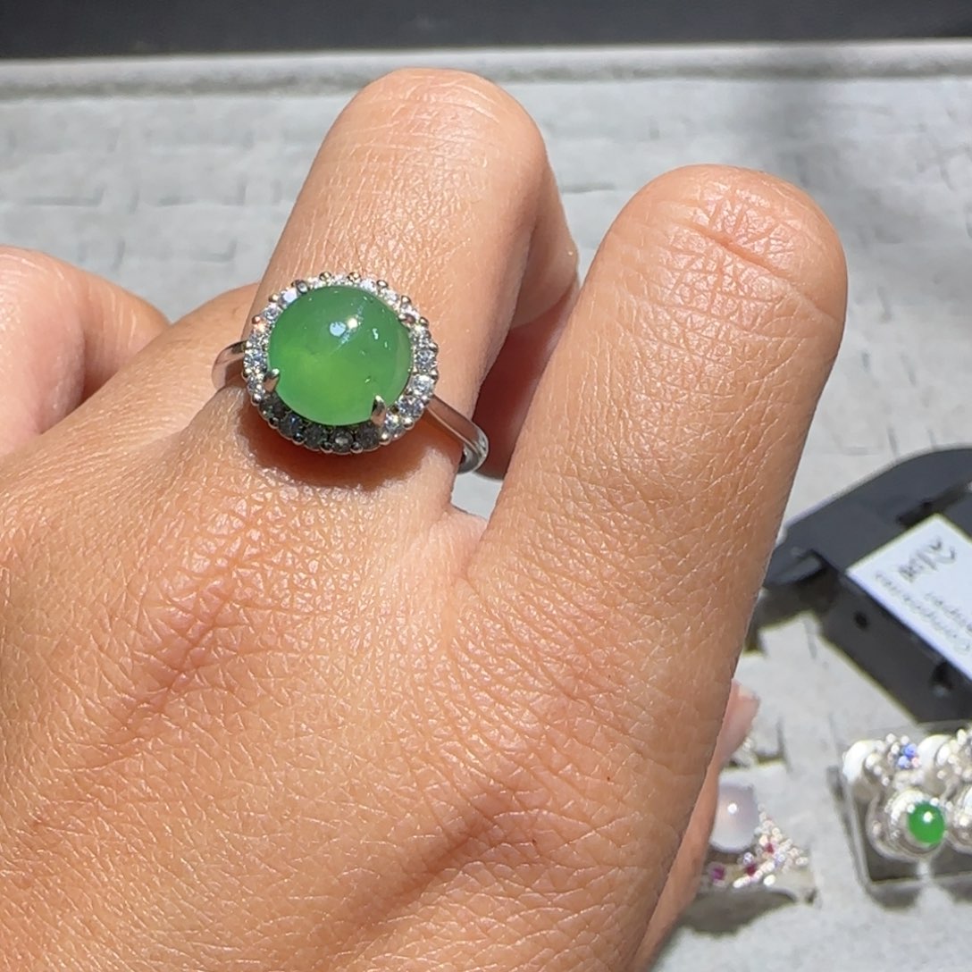 翡翠未镶嵌戒指翡翠