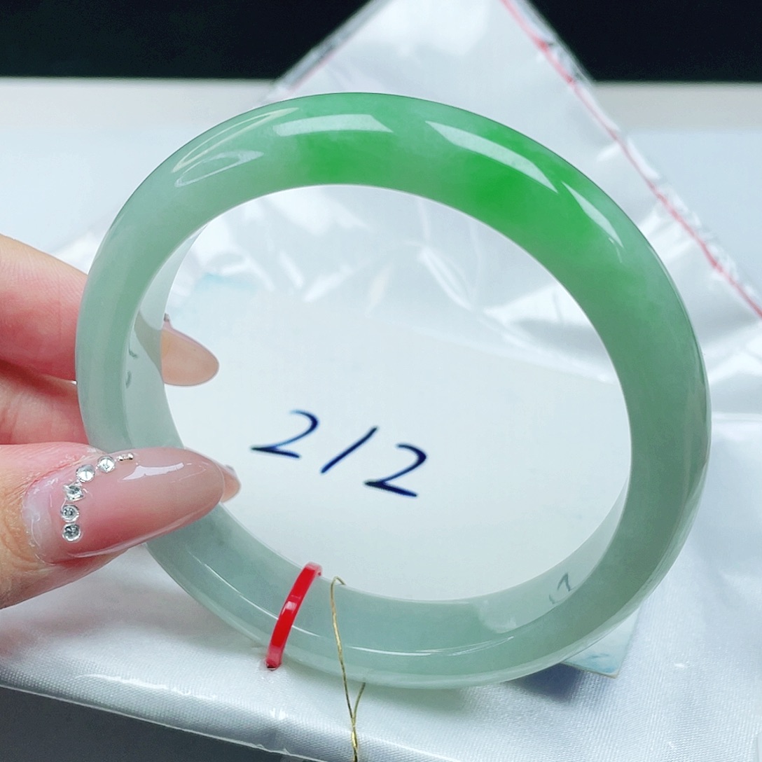 翡翠未镶嵌手镯58+圈口