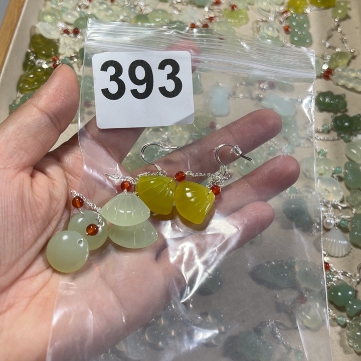 蛇纹石玉耳饰未镶嵌刘*玲