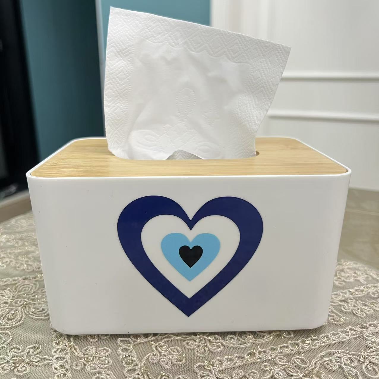 【简爱好物】轻奢客厅创意家用简约高颜值桃心蓝眼纸巾盒