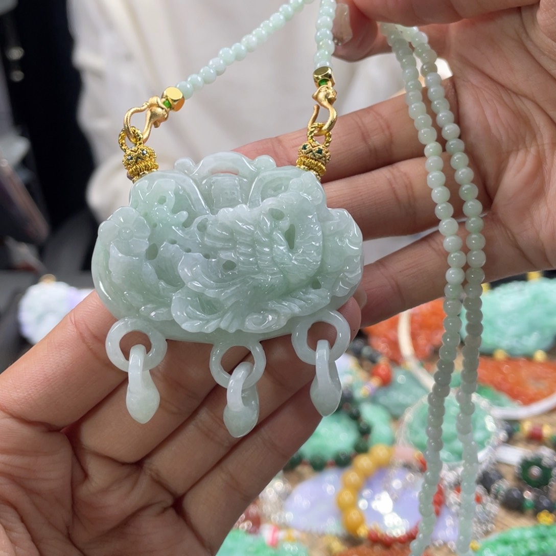 翡翠颈饰未镶嵌代编织