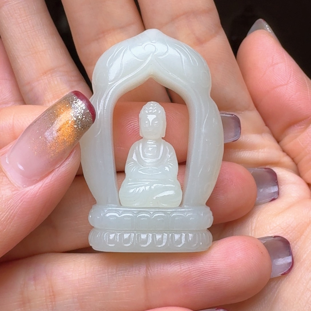 和田玉（糖玉）颈饰未镶嵌不**叔