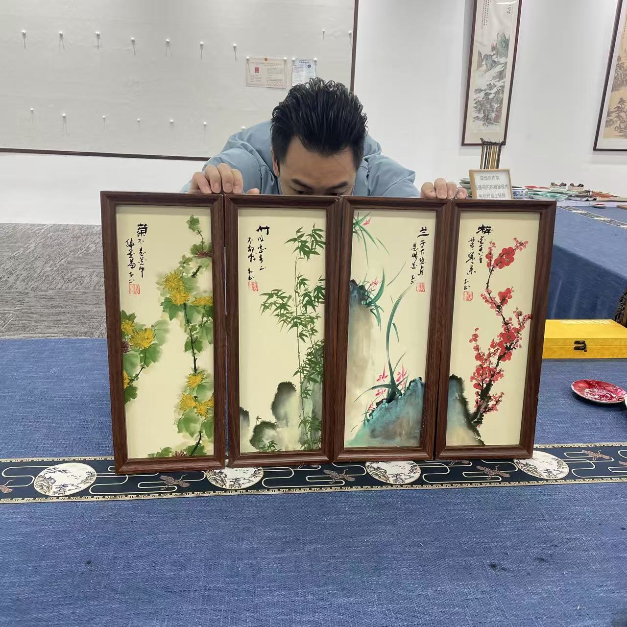 17*43竖幅/梅兰竹菊/张涛（带框）