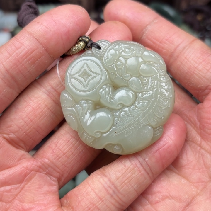 和田玉吊坠未镶嵌