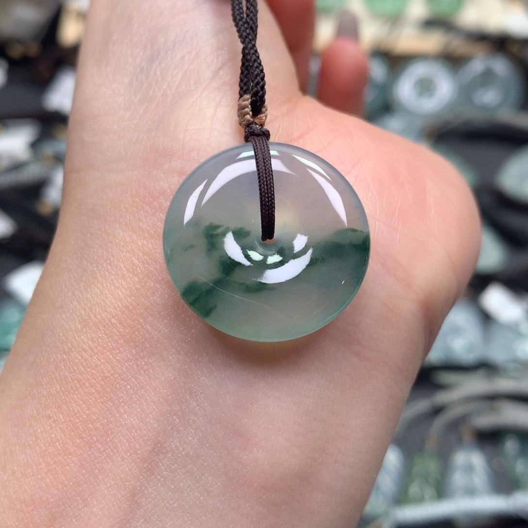 翡翠颈饰未镶嵌扣子