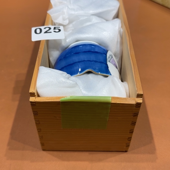 露***露阿达西日瓷摆件025