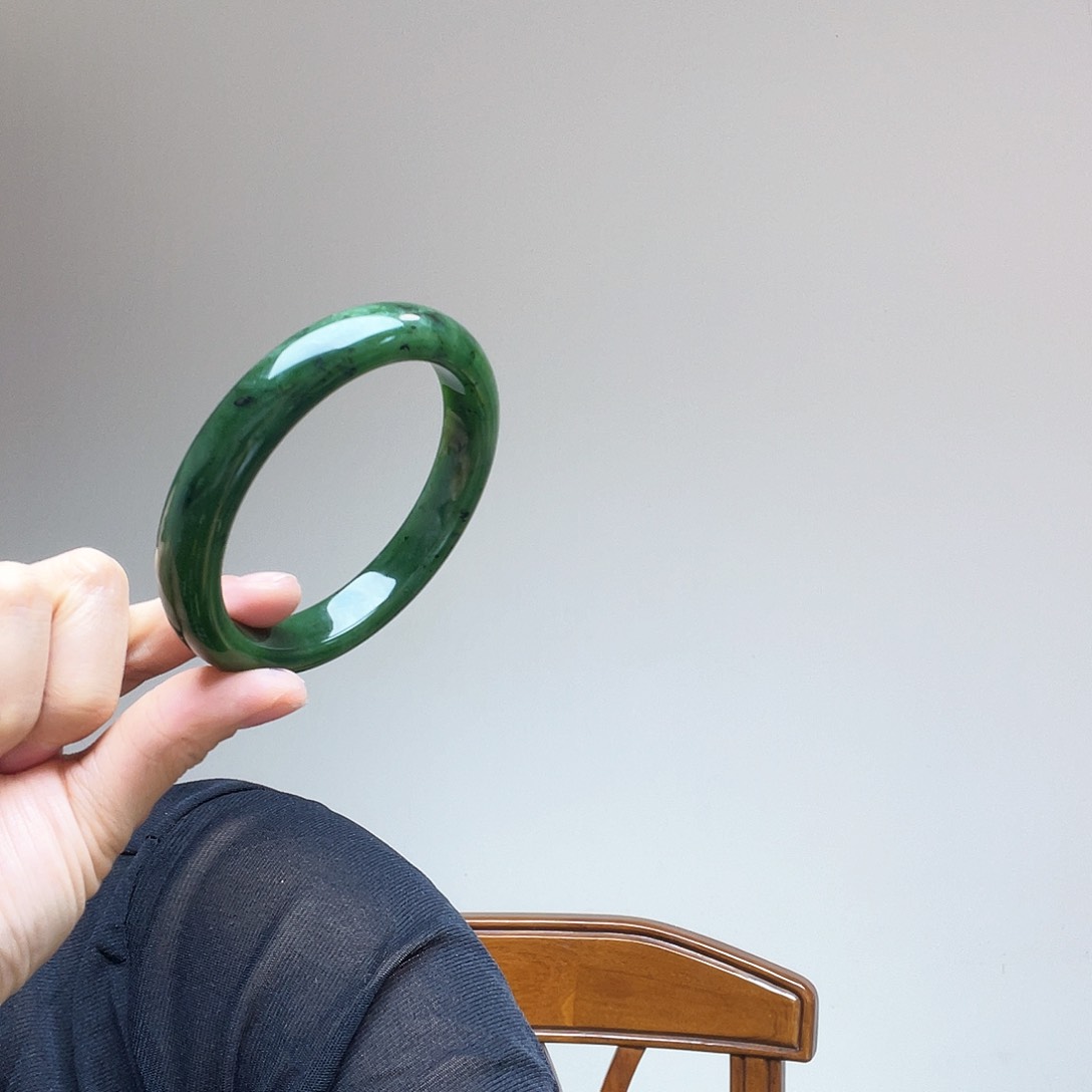 和田玉手镯未镶嵌凝*紫