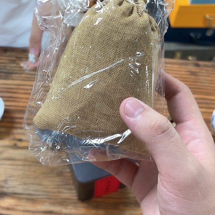 孤品茶具套装等。      