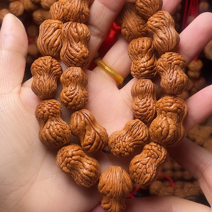 木质类龙纹桃枭挂件