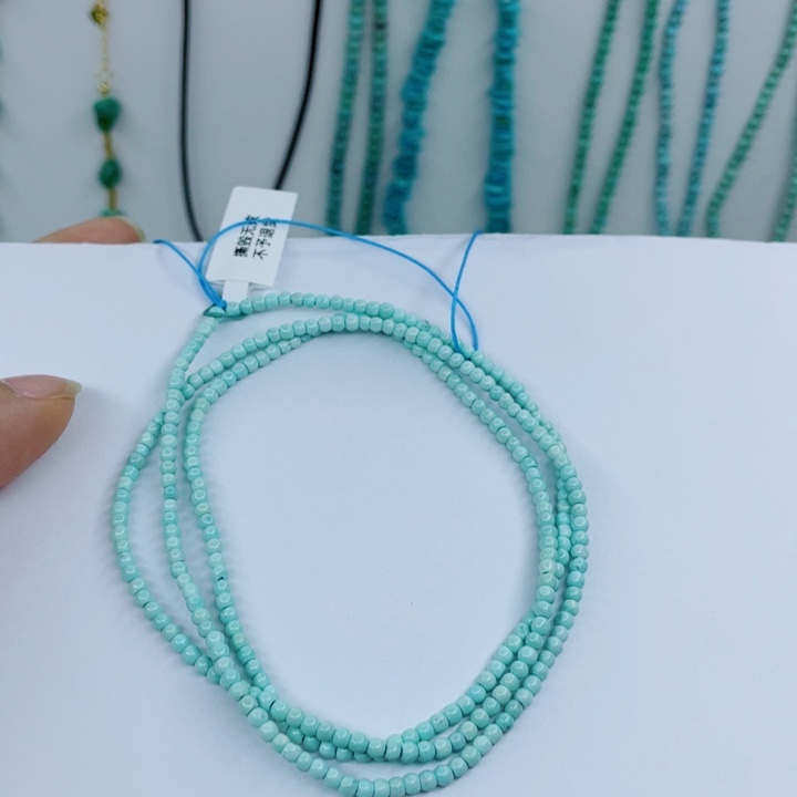 绿松石未镶嵌颈饰