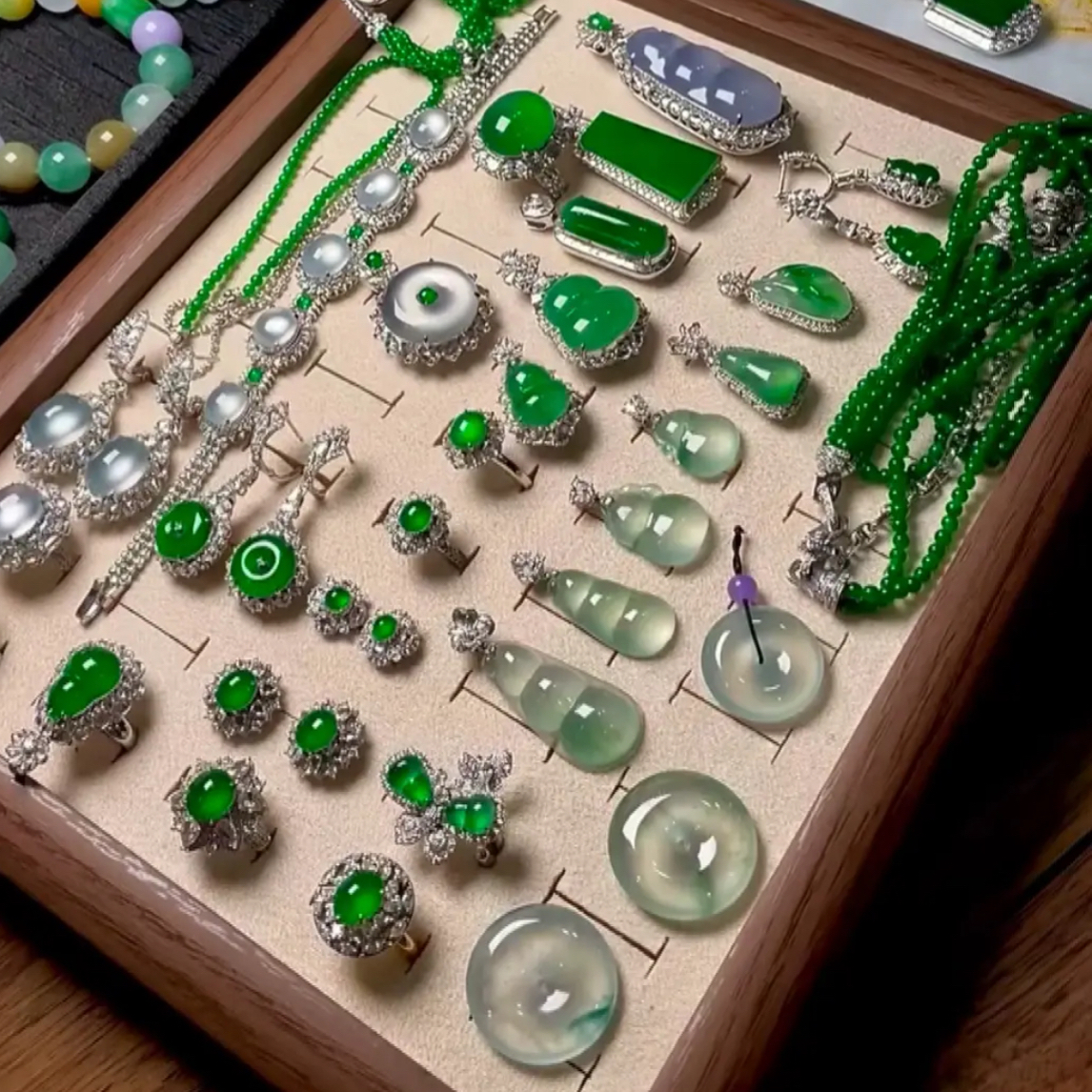 只买单纯的吊坠，没带链子，属的性质。吊坠 （一物一拍，直播间挑选）